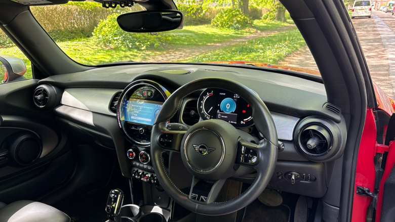 MINI Hatchback 1.5 Cooper Exclusive 3dr Auto Petrol Hatchback